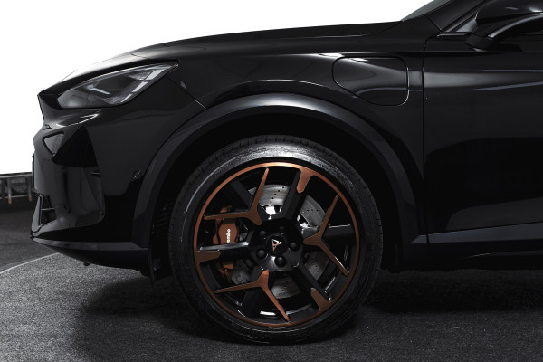CUPRA Formentor 1.5 TSI e-Hybrid VZ Tribe Edition | S/k-Panodak | Dig. Cockpit | Adapt. Cruise | Stoel-+ Stuurverw. PDC | 360 Camera | NAV + App. Connect | ECC | Elek. Klep | LM 19" | 7989