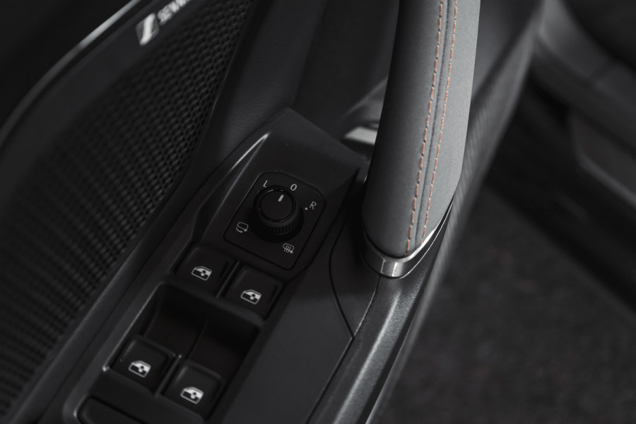 CUPRA Formentor 1.5 TSI e-Hybrid VZ Tribe Edition | S/k-Panodak | Dig. Cockpit | Adapt. Cruise | Stoel-+ Stuurverw. PDC | 360 Camera | NAV + App. Connect | ECC | Elek. Klep | LM 19" | 7989
