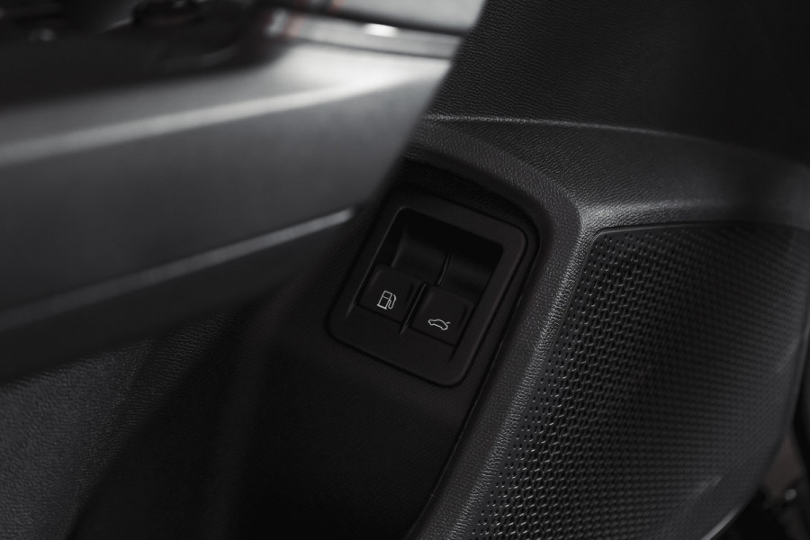 CUPRA Formentor 1.5 TSI e-Hybrid VZ Tribe Edition | S/k-Panodak | Dig. Cockpit | Adapt. Cruise | Stoel-+ Stuurverw. PDC | 360 Camera | NAV + App. Connect | ECC | Elek. Klep | LM 19" | 7989