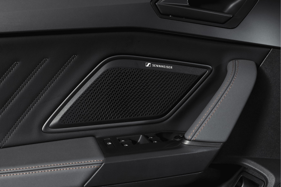 CUPRA Formentor 1.5 TSI e-Hybrid VZ Tribe Edition | S/k-Panodak | Dig. Cockpit | Adapt. Cruise | Stoel-+ Stuurverw. PDC | 360 Camera | NAV + App. Connect | ECC | Elek. Klep | LM 19" | 7989