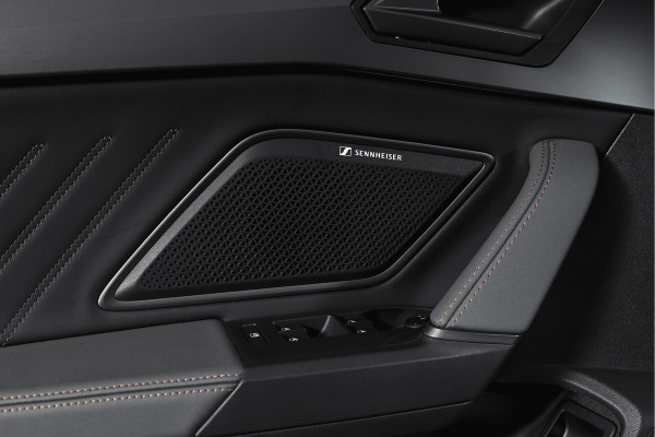 CUPRA Formentor 1.5 TSI e-Hybrid VZ Tribe Edition | S/k-Panodak | Dig. Cockpit | Adapt. Cruise | Stoel-+ Stuurverw. PDC | 360 Camera | NAV + App. Connect | ECC | Elek. Klep | LM 19" | 7989