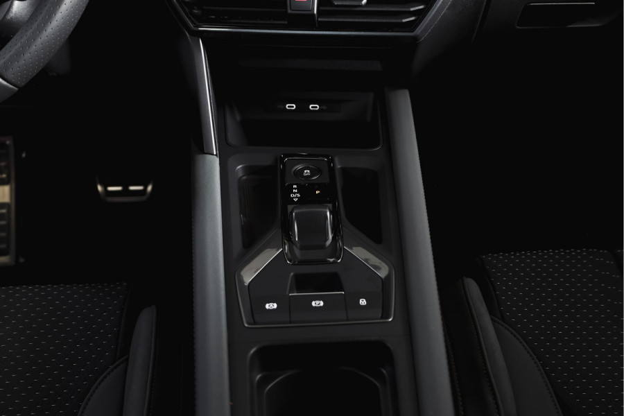 CUPRA Formentor 1.5 TSI e-Hybrid VZ Tribe Edition | S/k-Panodak | Dig. Cockpit | Adapt. Cruise | Stoel-+ Stuurverw. PDC | 360 Camera | NAV + App. Connect | ECC | Elek. Klep | LM 19" | 7976