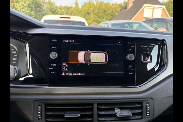 Volkswagen Polo 1.0 TSI Comfortline Business CARPLAY/PDC/NAP