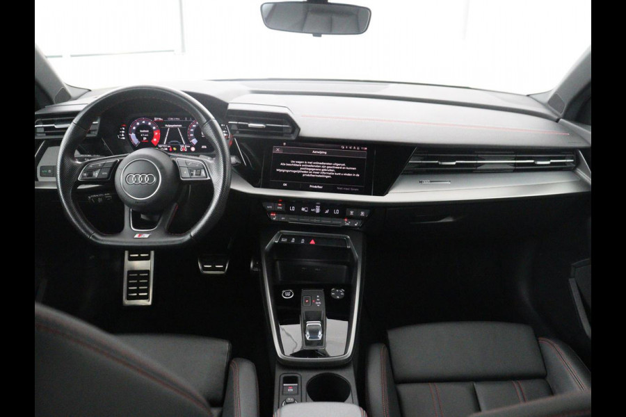 Audi A3 Limousine 30 TFSI S edition | Leder | Cruise control | Stoelverwarming | Drive select | Navigatie | Bluetooth | Carplay | Climate control | Virtueel dashboard | Full LED