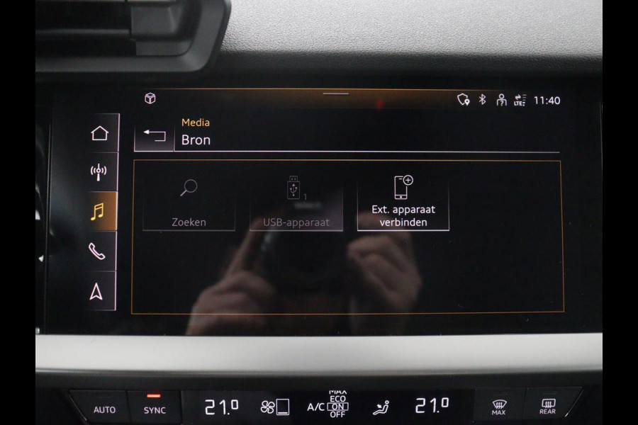 Audi A3 Limousine 30 TFSI S edition | Leder | Cruise control | Stoelverwarming | Drive select | Navigatie | Bluetooth | Carplay | Climate control | Virtueel dashboard | Full LED