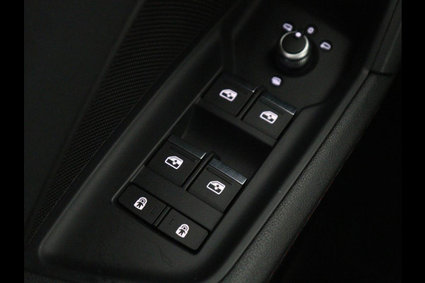 Audi A3 Limousine 30 TFSI S edition | Leder | Cruise control | Stoelverwarming | Drive select | Navigatie | Bluetooth | Carplay | Climate control | Virtueel dashboard | Full LED