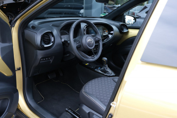 Toyota Aygo X 1.0 VVT-i S-CVT Pulse *CABRIOTOP* Geweldige Auto! 18dkm Navi/Camera 4 stuks op voorraad
