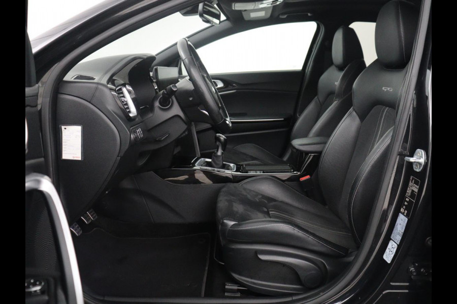 Kia ProCeed 1.0 T-GDI GT-Line | Panoramadak | Leder/alcantara | Cruise control | Stuur/stoelverwarming | Climate control | Carplay | Camera | Park assist | Trekhaak