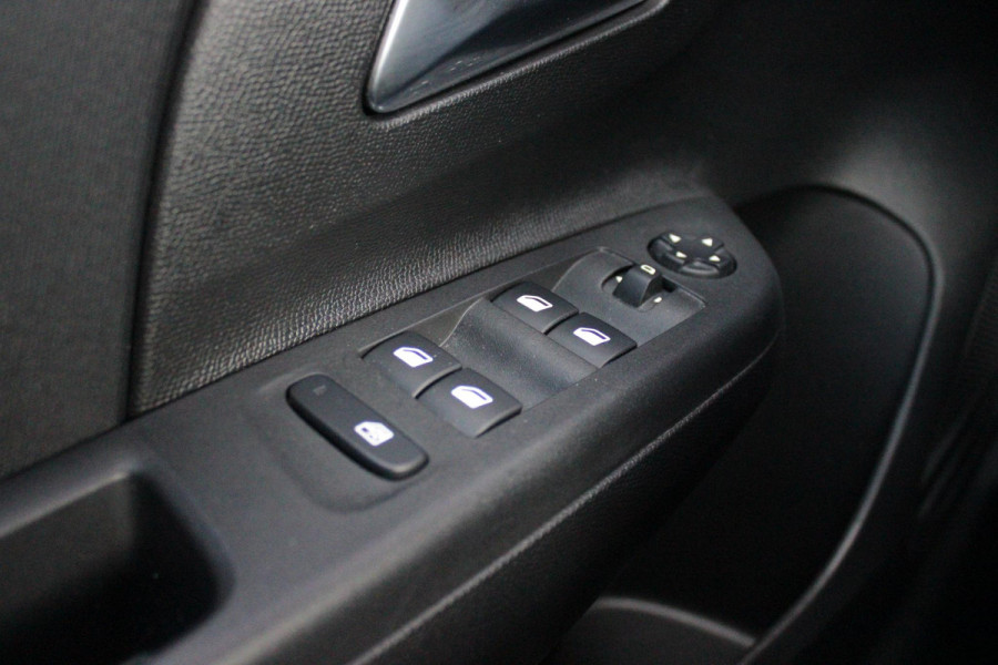 Opel CORSA-E GS Line 50 kWh | APPLE CARPLAY/ANDROID AUTO | LED KOPLAMPEN | WINTER PAKKET: STOEL VERWARMING/STUUR VERWARMING | ZWART DAK | CLIMATE CONTROL | CRUISE CONTROL | DAB+ RADIO | ACHTERUITRIJ CAMERA | PARKEER SENSOREN ACHTER | SNEL LAADFUNCTIE |