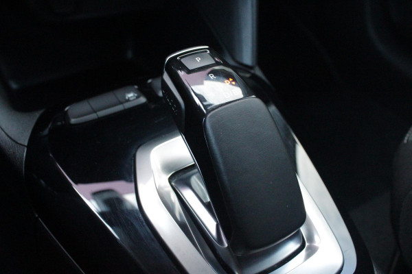 Opel CORSA-E GS Line 50 kWh | APPLE CARPLAY/ANDROID AUTO | LED KOPLAMPEN | WINTER PAKKET: STOEL VERWARMING/STUUR VERWARMING | ZWART DAK | CLIMATE CONTROL | CRUISE CONTROL | DAB+ RADIO | ACHTERUITRIJ CAMERA | PARKEER SENSOREN ACHTER | SNEL LAADFUNCTIE |