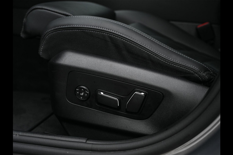 BMW 5 Serie Touring 530e xDrive | M-Sport Pro | Panoramadak | Harman Kardon audio | M-Sport Suspension | Adaptive Led | Driving Assistant Plus | Ambient Light | Iconic glow grille | M-Sport Brake Red | Shadowline Lights
