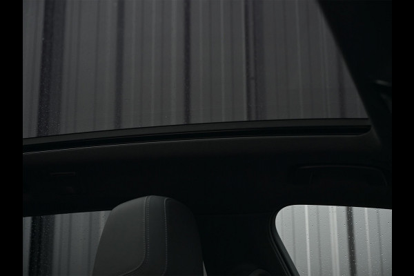 BMW 5 Serie Touring 530e xDrive | M-Sport Pro | Panoramadak | Harman Kardon audio | M-Sport Suspension | Adaptive Led | Driving Assistant Plus | Ambient Light | Iconic glow grille | M-Sport Brake Red | Shadowline Lights