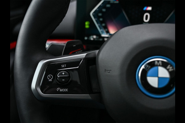 BMW 5 Serie Touring 530e xDrive | M-Sport Pro | Panoramadak | Harman Kardon audio | M-Sport Suspension | Adaptive Led | Driving Assistant Plus | Ambient Light | Iconic glow grille | M-Sport Brake Red | Shadowline Lights
