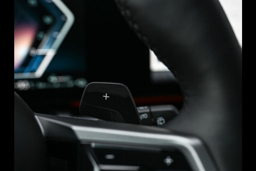 BMW 5 Serie Touring 530e xDrive | M-Sport Pro | Panoramadak | Harman Kardon audio | M-Sport Suspension | Adaptive Led | Driving Assistant Plus | Ambient Light | Iconic glow grille | M-Sport Brake Red | Shadowline Lights