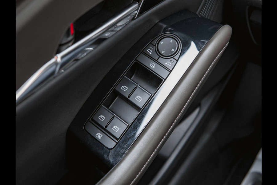 Mazda CX-30 2.0 e-SkyActiv-X M Hybrid Luxury 186 PK | Trekhaak | Ned. auto | dealer onderho