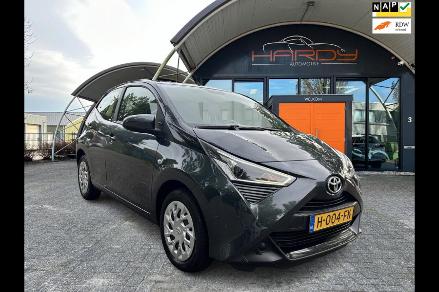 Toyota Aygo 1.0 VVT-i X-Play Apple Carplay Camera NW Model