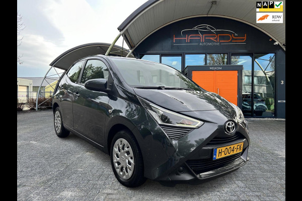 Toyota Aygo 1.0 VVT-i X-Play Apple Carplay Camera NW Model