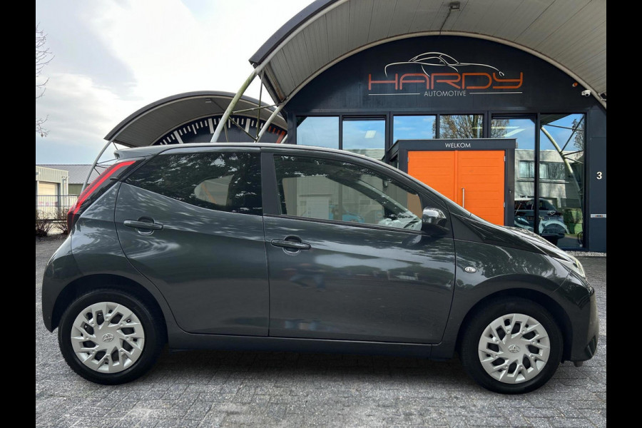 Toyota Aygo 1.0 VVT-i X-Play Apple Carplay Camera NW Model