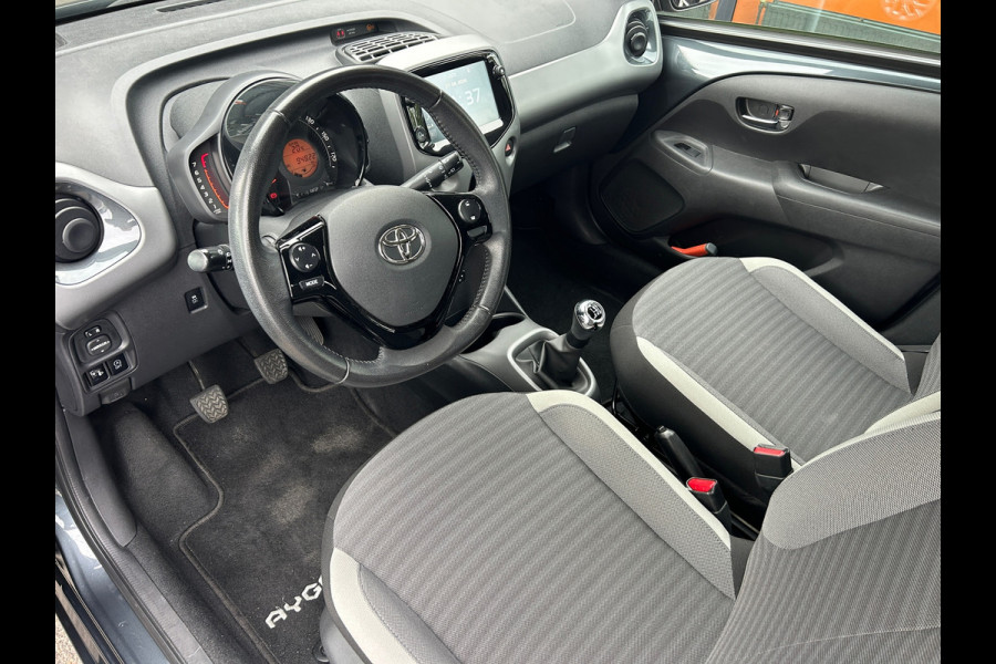 Toyota Aygo 1.0 VVT-i X-Play Apple Carplay Camera NW Model