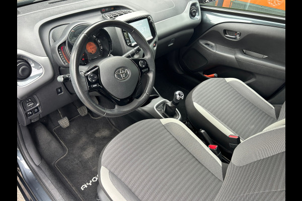 Toyota Aygo 1.0 VVT-i X-Play Apple Carplay Camera NW Model