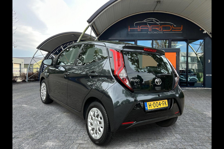 Toyota Aygo 1.0 VVT-i X-Play Apple Carplay Camera NW Model