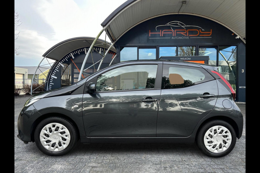 Toyota Aygo 1.0 VVT-i X-Play Apple Carplay Camera NW Model