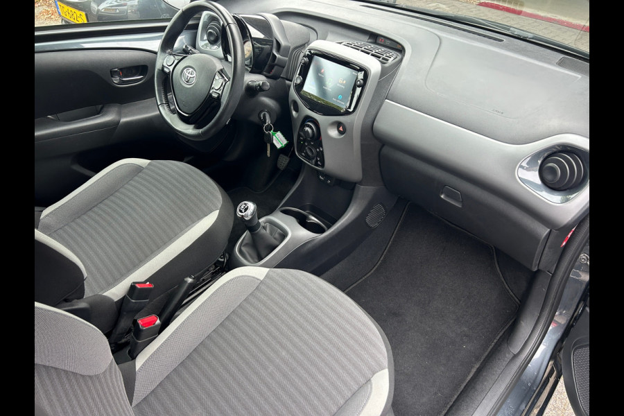 Toyota Aygo 1.0 VVT-i X-Play Apple Carplay Camera NW Model