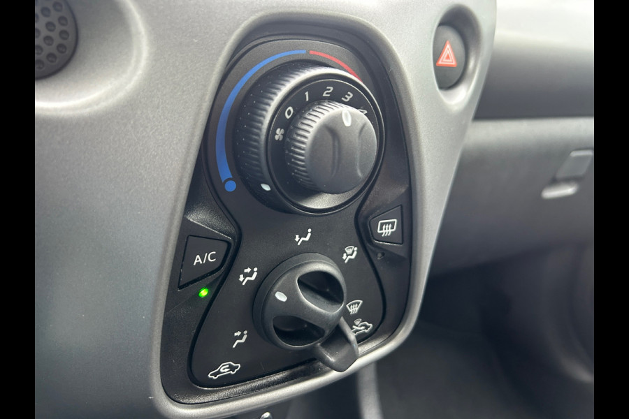 Toyota Aygo 1.0 VVT-i X-Play Apple Carplay Camera NW Model