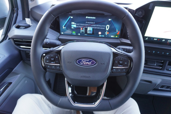 Ford E-Transit Cust. 320 L2H1 Limited 71 kWh 160KW/218PK Dubbelcab. Automaat nr. V086 | Airco | Adap.Cruise | Navi | 360 Camera | Schuifdeur L+R