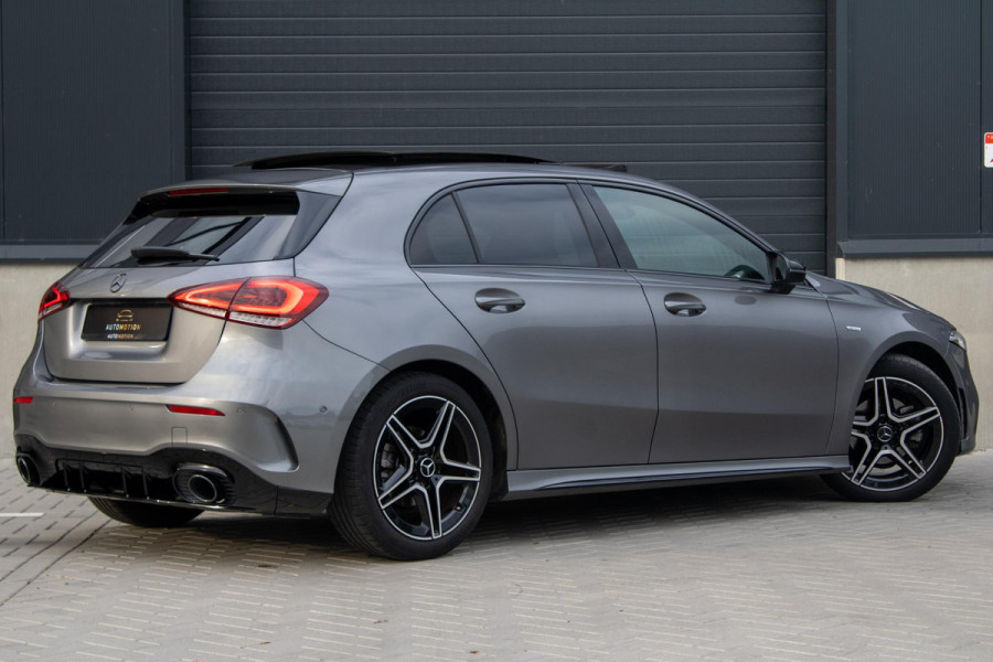 Mercedes-Benz A-Klasse 180 Edition AMG Line Pano Camera Burmester Stoelverwarming LED