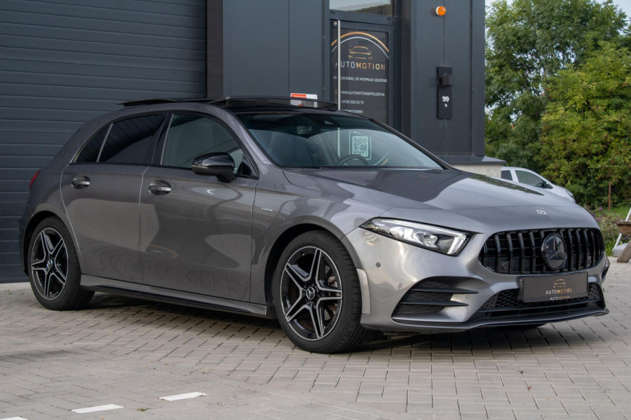 Mercedes-Benz A-Klasse 180 Edition AMG Line Pano Camera Burmester Stoelverwarming LED