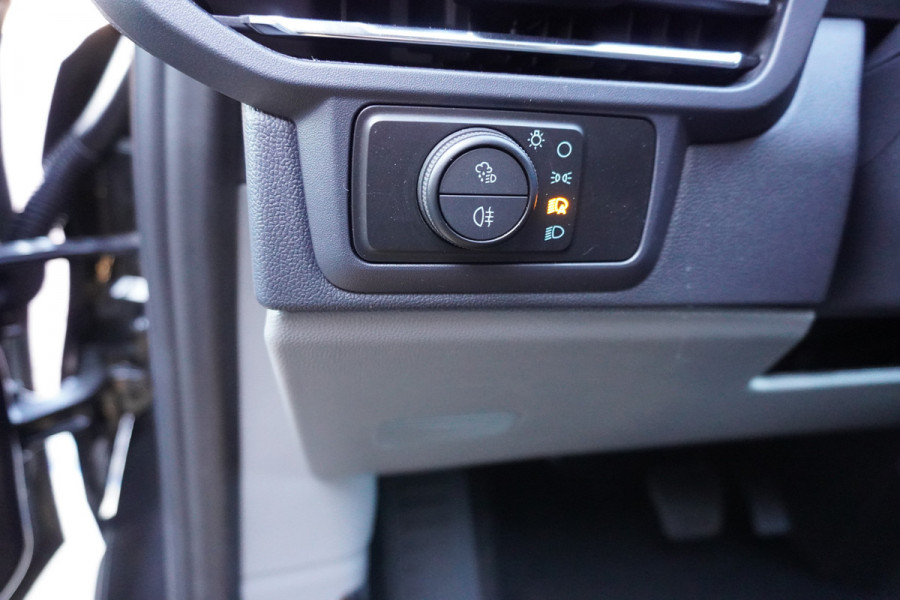 Ford E-Transit Cust. 320 L2H1 Limited 71 kWh 160KW/218PK Dubbelcab. Automaat nr. V087 | Airco | Adap.Cruise | Navi | 360 Camera | Schuifdeur L+R