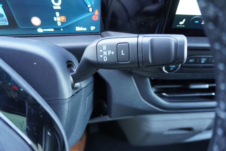 Ford E-Transit Cust. 320 L2H1 Limited 71 kWh 160KW/218PK Dubbelcab. Automaat nr. V087 | Airco | Adap.Cruise | Navi | 360 Camera | Schuifdeur L+R