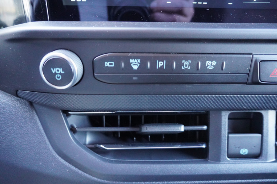 Ford E-Transit Cust. 320 L2H1 Limited 71 kWh 160KW/218PK Dubbelcab. Automaat nr. V087 | Airco | Adap.Cruise | Navi | 360 Camera | Schuifdeur L+R