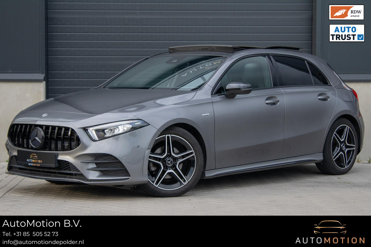 Mercedes-Benz A-Klasse 180 Edition AMG Line Pano Camera Burmester Stoelverwarming LED