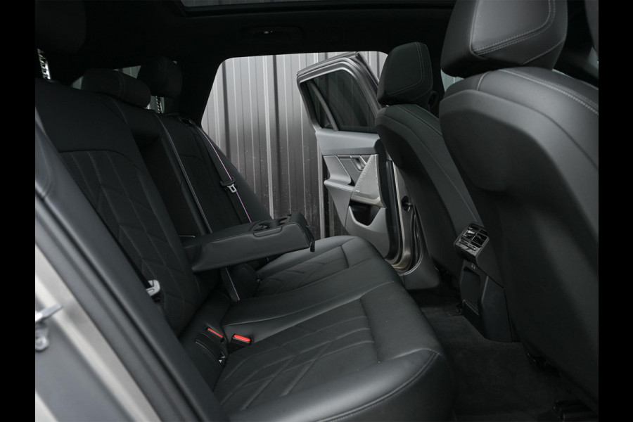 BMW 5 Serie Touring 530e xDrive | M-Sport Pro | Panoramadak | Harman Kardon audio | M-Sport Suspension | Adaptive Led | Driving Assistant Plus | Ambient Light | Iconic glow grille | M-Sport Brake Red | Shadowline Lights