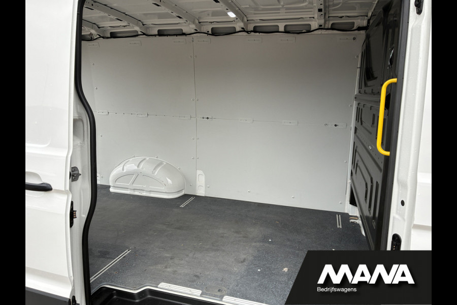 Volkswagen Crafter 2.0TDI 140PK L3H2 Automaat LED Standkachel Imperiaal Cruise Carplay Trekhaak Stoelverwarming Stuurwielverwarming