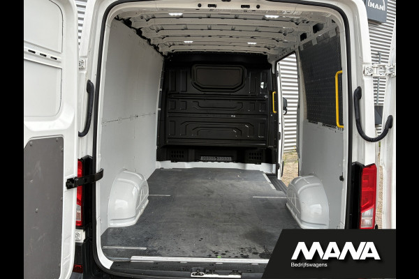 Volkswagen Crafter 2.0TDI 140PK L3H2 Automaat LED Standkachel Imperiaal Cruise Carplay Trekhaak Stoelverwarming Stuurwielverwarming