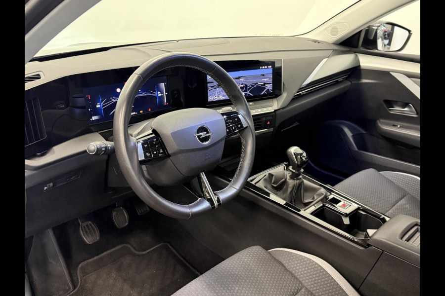 Opel Astra 1.2 Edition Navigatie Apple Carplay Android Auto Parkeersensoren Cruise Control Climate Control Lichtmetalen velgen