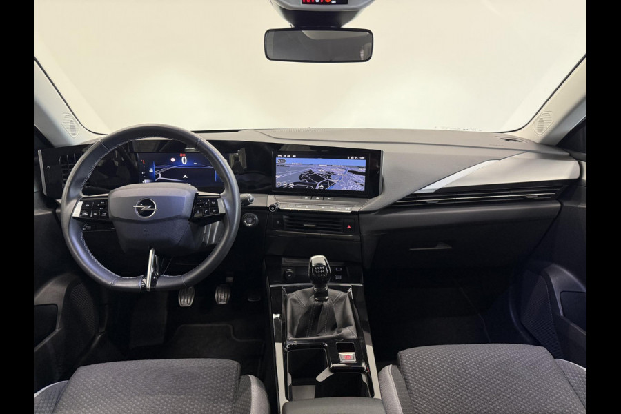 Opel Astra 1.2 Edition Navigatie Apple Carplay Android Auto Parkeersensoren Cruise Control Climate Control Lichtmetalen velgen