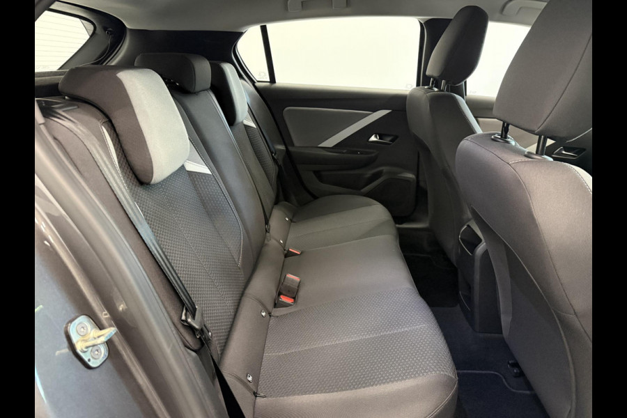 Opel Astra 1.2 Edition Navigatie Apple Carplay Android Auto Parkeersensoren Cruise Control Climate Control Lichtmetalen velgen