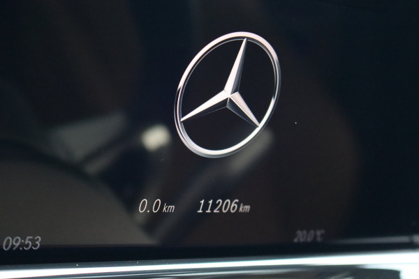 Mercedes-Benz E-Klasse 400 e 4MATIC AMG Line | Hyperscreen | Distronic+ | Massage | Stoelventilatie | HUD | 3D-Display | Verwarmd Stuurwiel | Burmester | Vlakkenverwarming | Digital Light |
