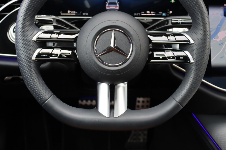 Mercedes-Benz E-Klasse 400 e 4MATIC AMG Line | Hyperscreen | Distronic+ | Massage | Stoelventilatie | HUD | 3D-Display | Verwarmd Stuurwiel | Burmester | Vlakkenverwarming | Digital Light |