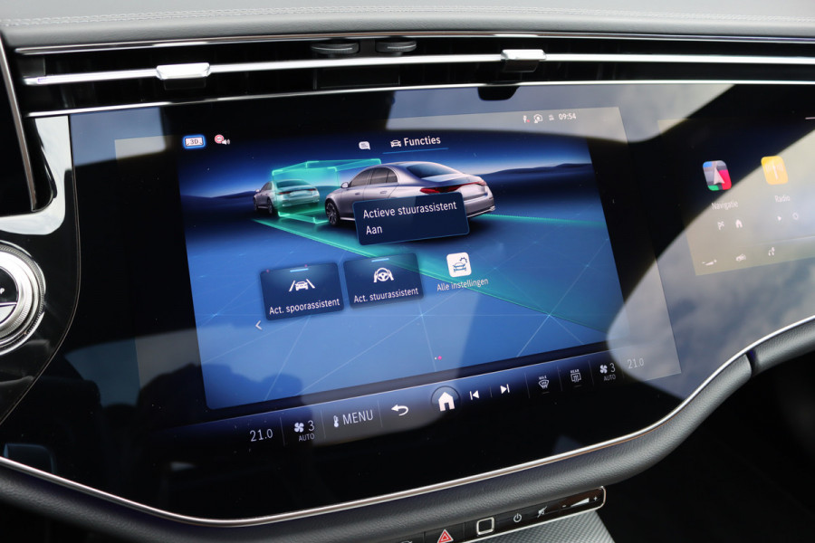 Mercedes-Benz E-Klasse 400 e 4MATIC AMG Line | Hyperscreen | Distronic+ | Massage | Stoelventilatie | HUD | 3D-Display | Verwarmd Stuurwiel | Burmester | Vlakkenverwarming | Digital Light |
