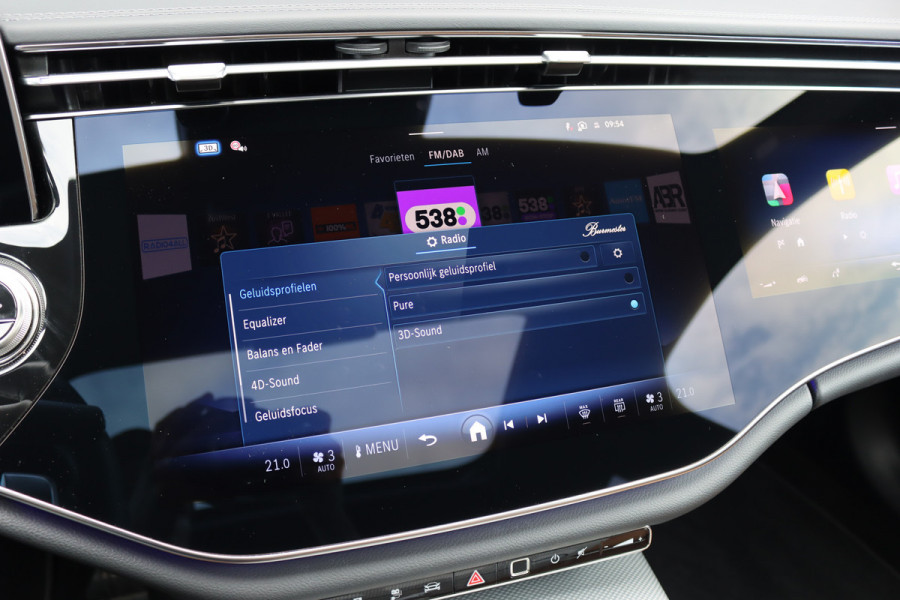 Mercedes-Benz E-Klasse 400 e 4MATIC AMG Line | Hyperscreen | Distronic+ | Massage | Stoelventilatie | HUD | 3D-Display | Verwarmd Stuurwiel | Burmester | Vlakkenverwarming | Digital Light |