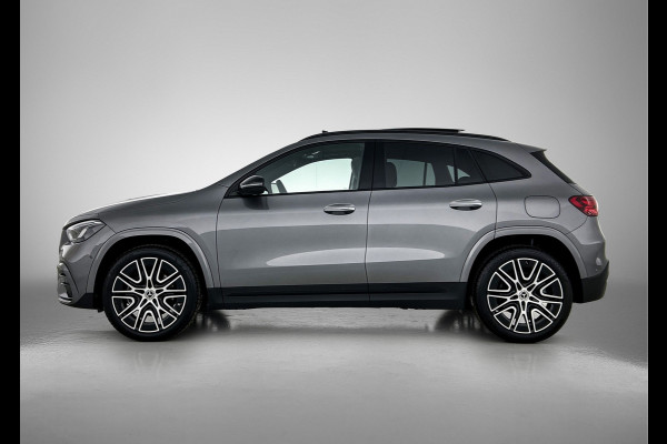 Mercedes-Benz GLA 250 e 140 Year Edition | Plus pakket | Nightpakket | Trekhaak | Panoramaschuifdak | 20” tien-dubbelspaaks AMG velgen | 	Warmtewerend, donkergetint glas |