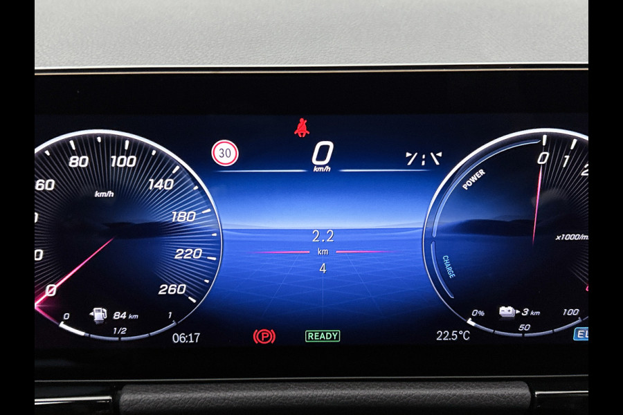 Mercedes-Benz GLA 250 e 140 Year Edition | Plus pakket | Nightpakket | Trekhaak | Panoramaschuifdak | 20” tien-dubbelspaaks AMG velgen | 	Warmtewerend, donkergetint glas |