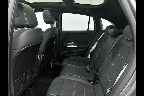 Mercedes-Benz GLA 250 e 140 Year Edition | Plus pakket | Nightpakket | Trekhaak | Panoramaschuifdak | 20” tien-dubbelspaaks AMG velgen | 	Warmtewerend, donkergetint glas |