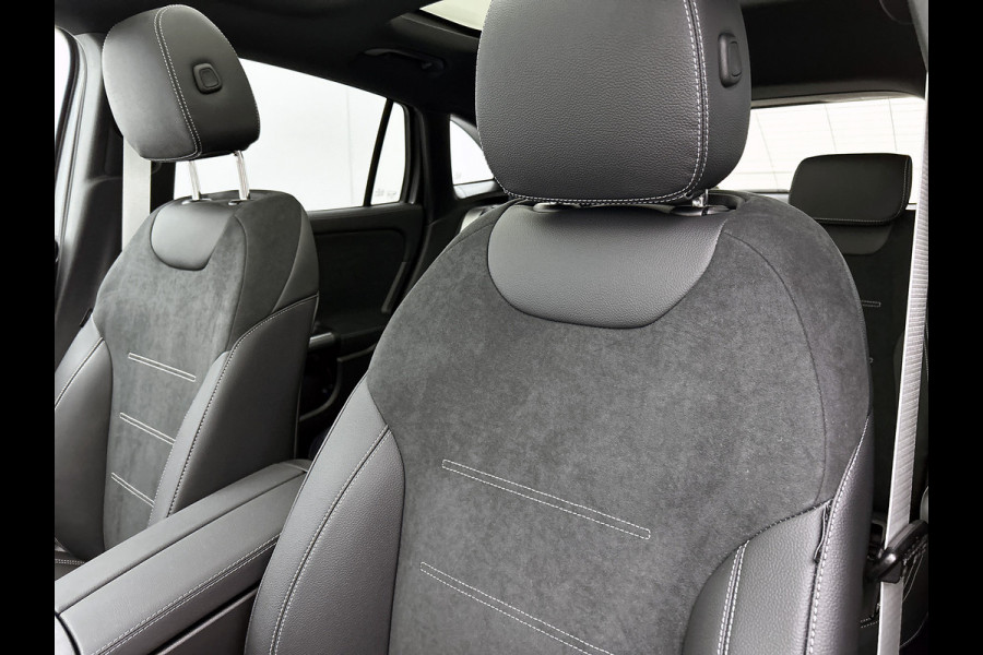 Mercedes-Benz GLA 250 e 140 Year Edition | Plus pakket | Nightpakket | Trekhaak | Panoramaschuifdak | 20” tien-dubbelspaaks AMG velgen | 	Warmtewerend, donkergetint glas |