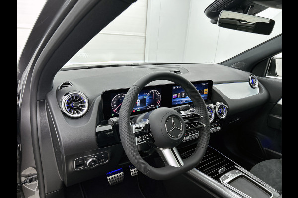 Mercedes-Benz GLA 250 e 140 Year Edition | Plus pakket | Nightpakket | Trekhaak | Panoramaschuifdak | 20” tien-dubbelspaaks AMG velgen | 	Warmtewerend, donkergetint glas |